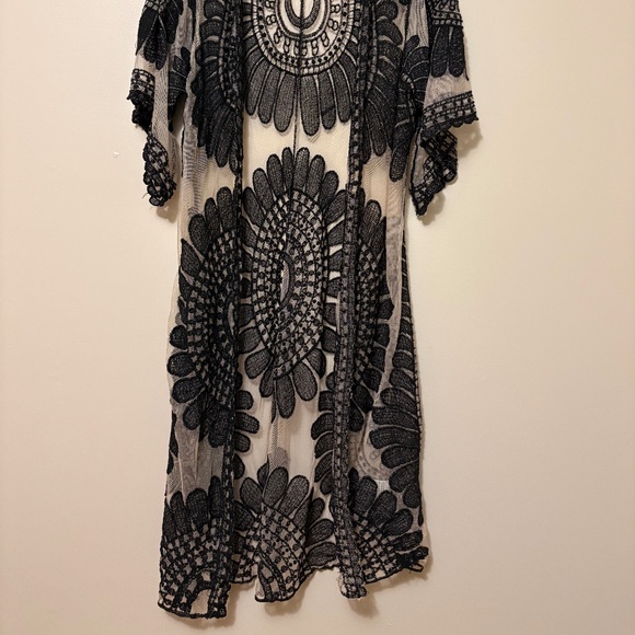 Cover up - Picture 2 of 3